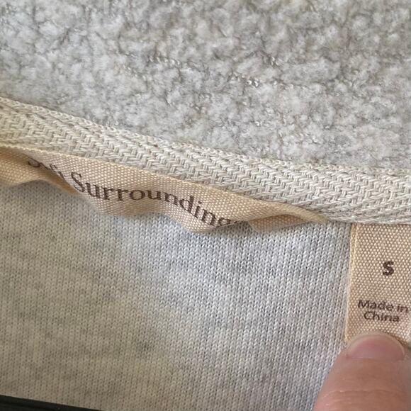 SOFT SURROUNDINGS Cuddle Pullover Top Light Gray Size Small Quarter Button - Picture 3 of 4